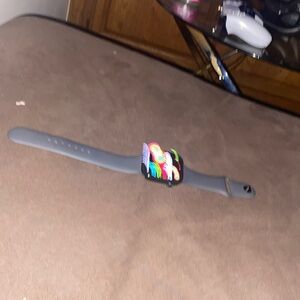 I’m selling a Apple series 10